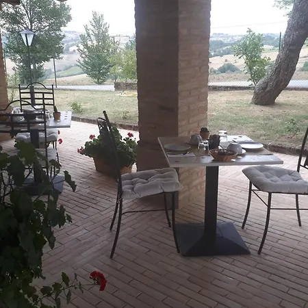 Panzió I Pini Di Storaco