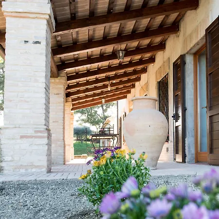 Panzió I Pini Di Storaco